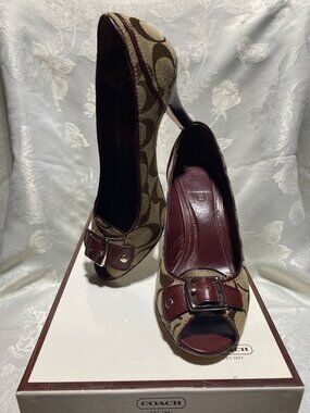 COACH BRIGITTE Signature C Logo Peep Toe Heels Khaki Brown C Buckles w/Box Italy